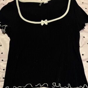 Black and White Ruffles Top Women’s H&M